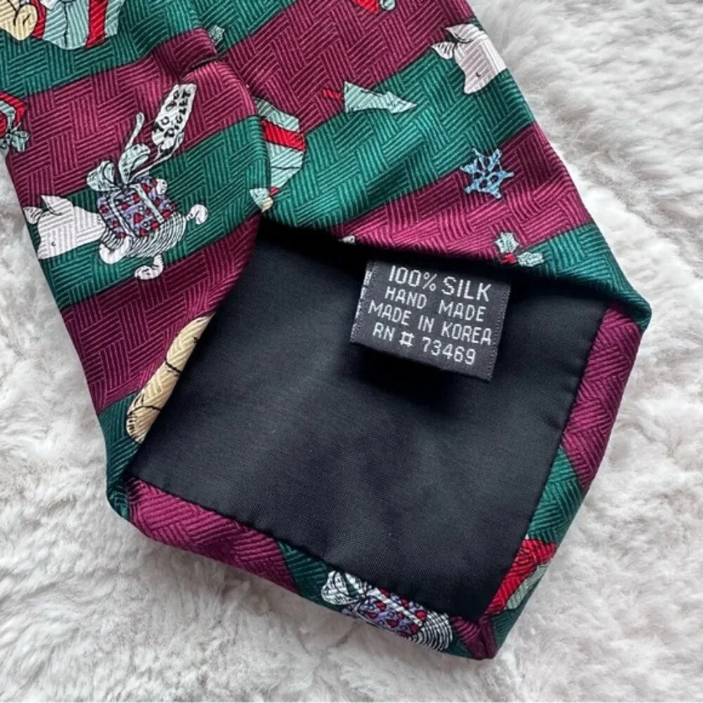 Disney | Classic Winnie the Pooh “Christmas Tie”